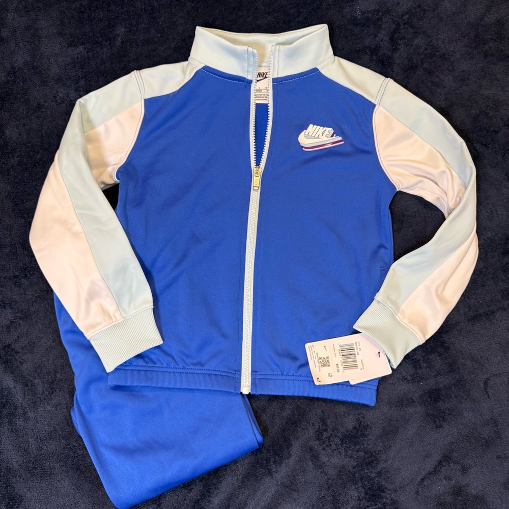 Nike Royal Blue and White Athletic Set - Picture 7 of 10